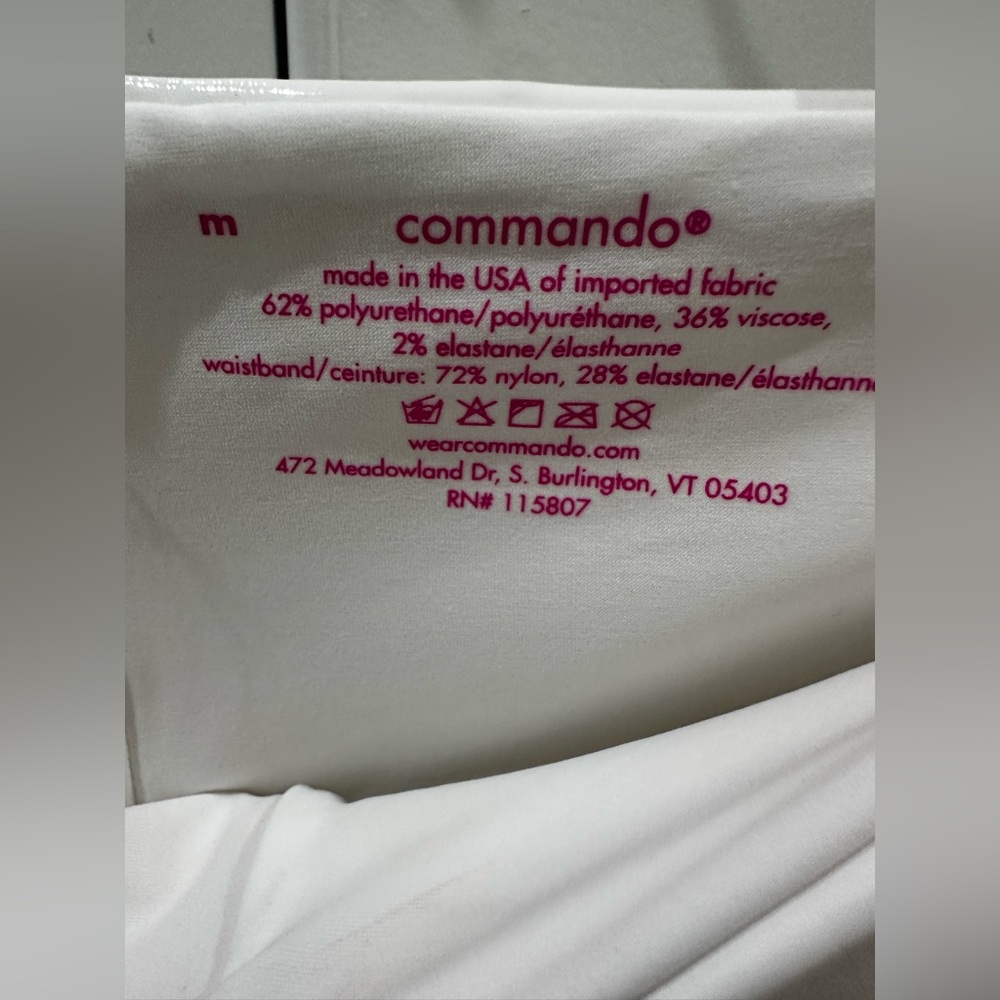 COMMANDO Patent Leggings in White - Picture 3 of 4